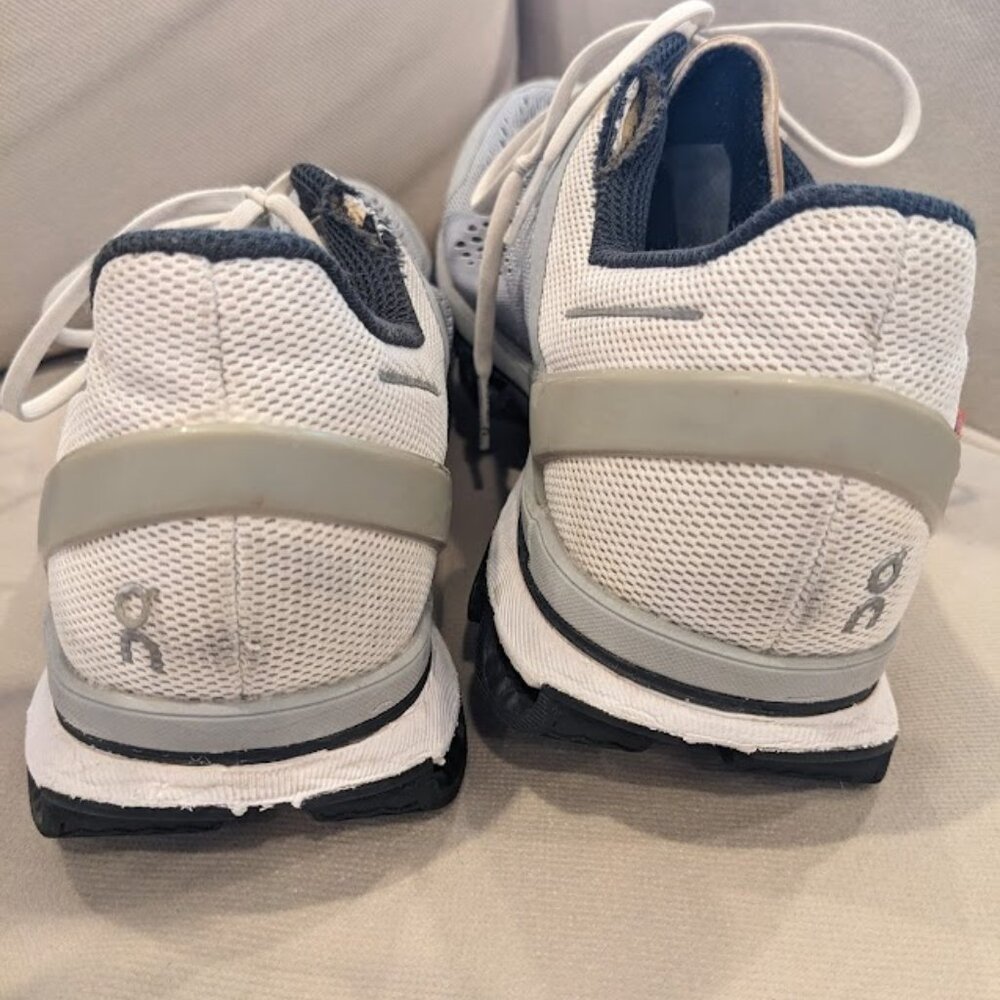 Genuine On Cloud Cloudsurfer 5 Running Shoes Size… - image 4